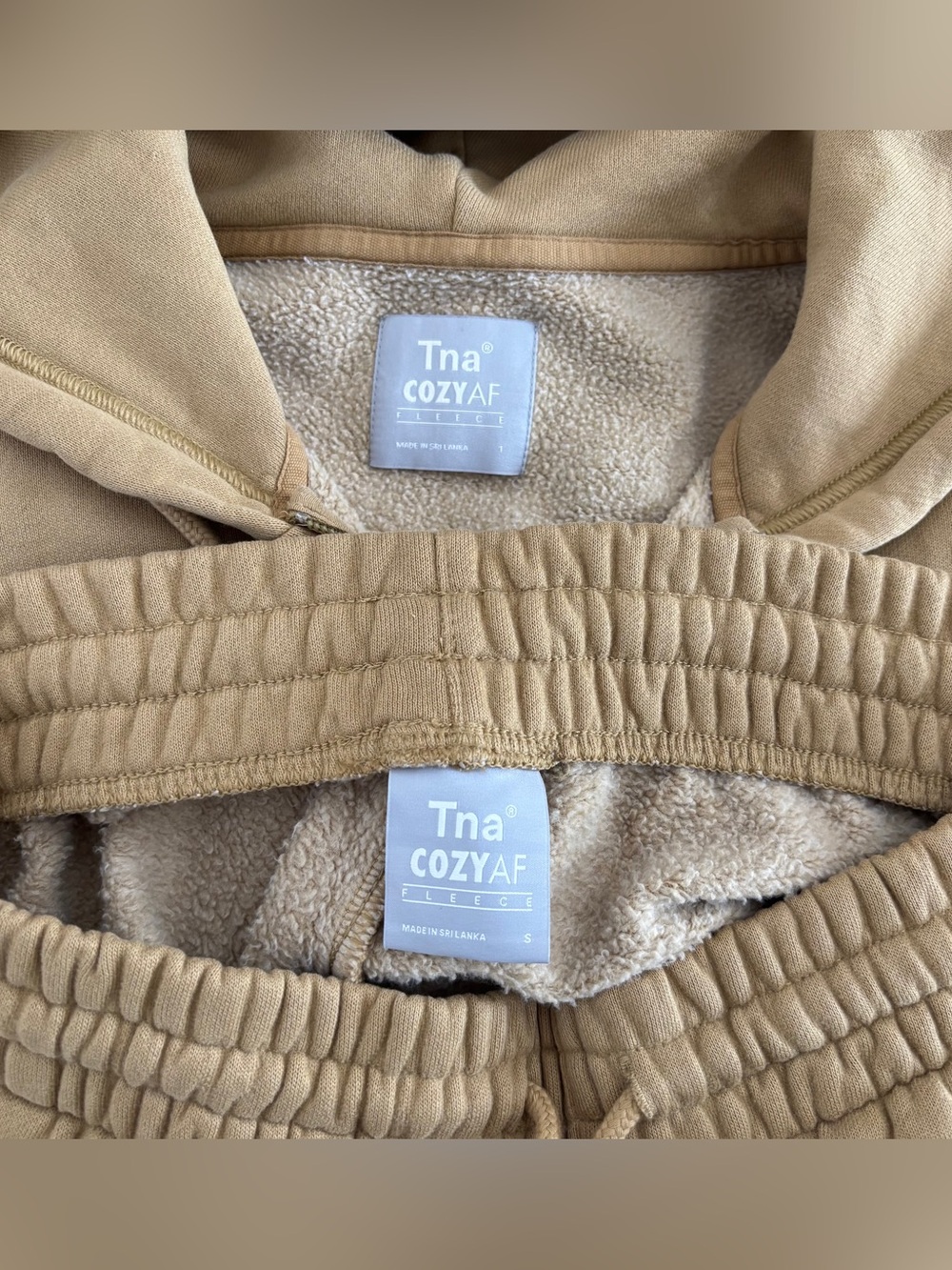 Aritzia TNA Cozy AF Fleece Zip Hoodie and Shorts Set
Hoodie size 1 shorts size S - Picture 2 of 5